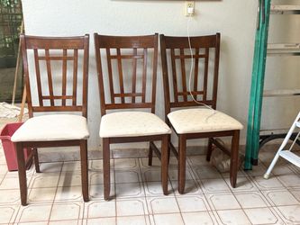 6 DINNING ROOM CHAIRS  30 DOLLARS TOTAL
