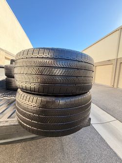 275/40/21 Continental Crosscontact RX 60%+ tread (2)
