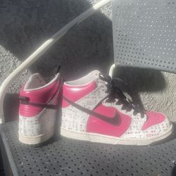 Nike Dunk *Valentine’s Edition* Kids 5.5