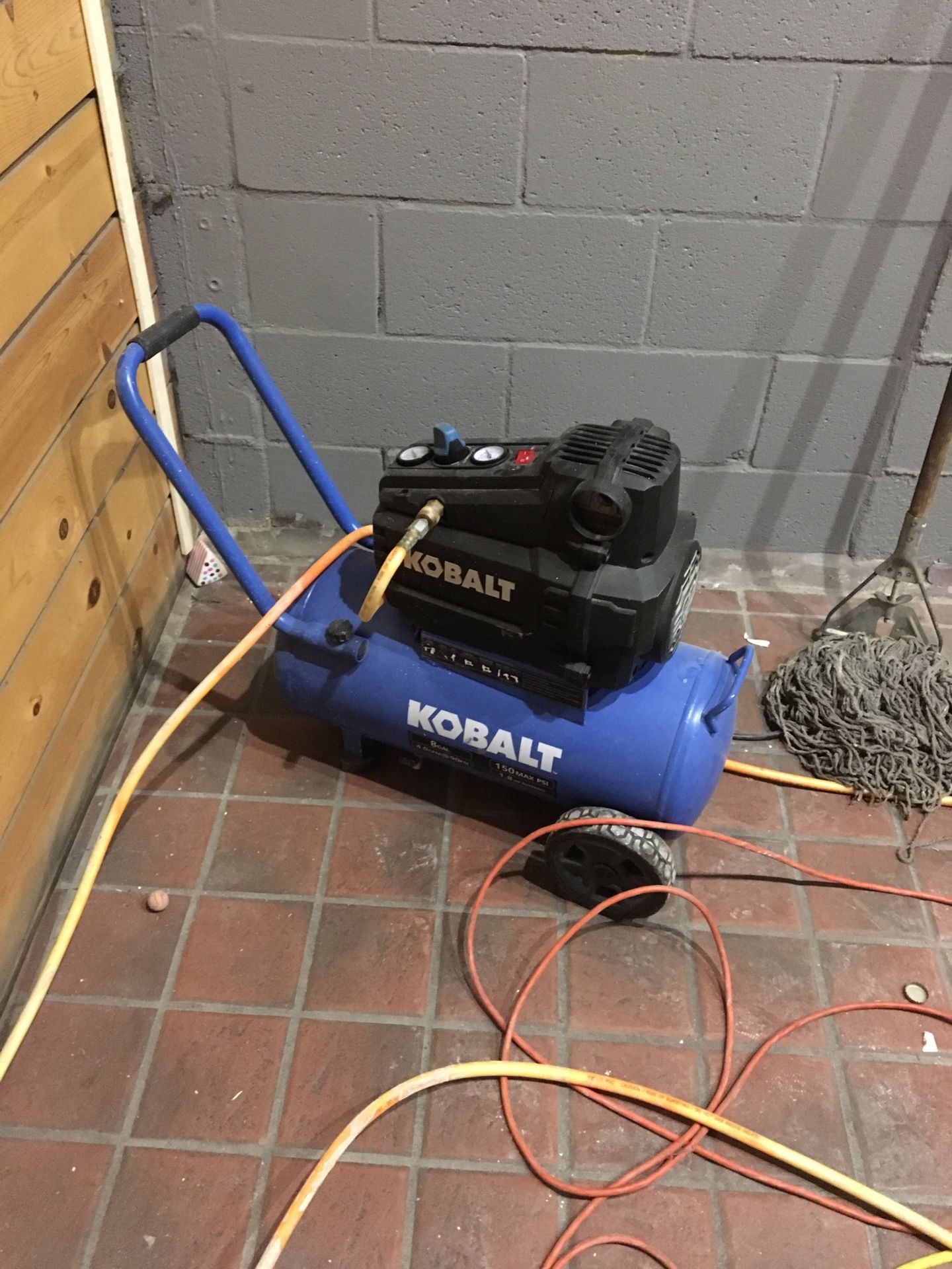 Air compressor