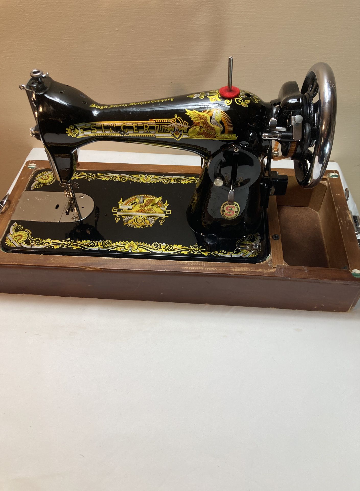 Singer Sewing Machine Model 15 N  with Wood Case - Beautiful 