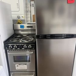 Set Stove 20”Summit  220 Electric And Fridge 24” Stainless Steel.