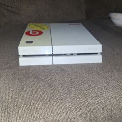 Ps4 500 GB And Comes With Two Free Games And Hdmi And Power cade