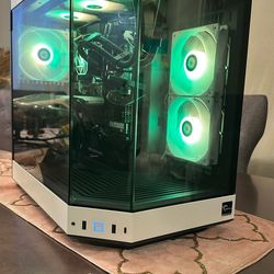 Hyte Y60 Panda Gaming PC i7-12700K Nvidia RTX 3060 8GB Monior included