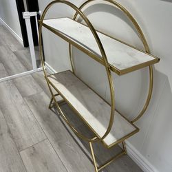 Gold Stand
