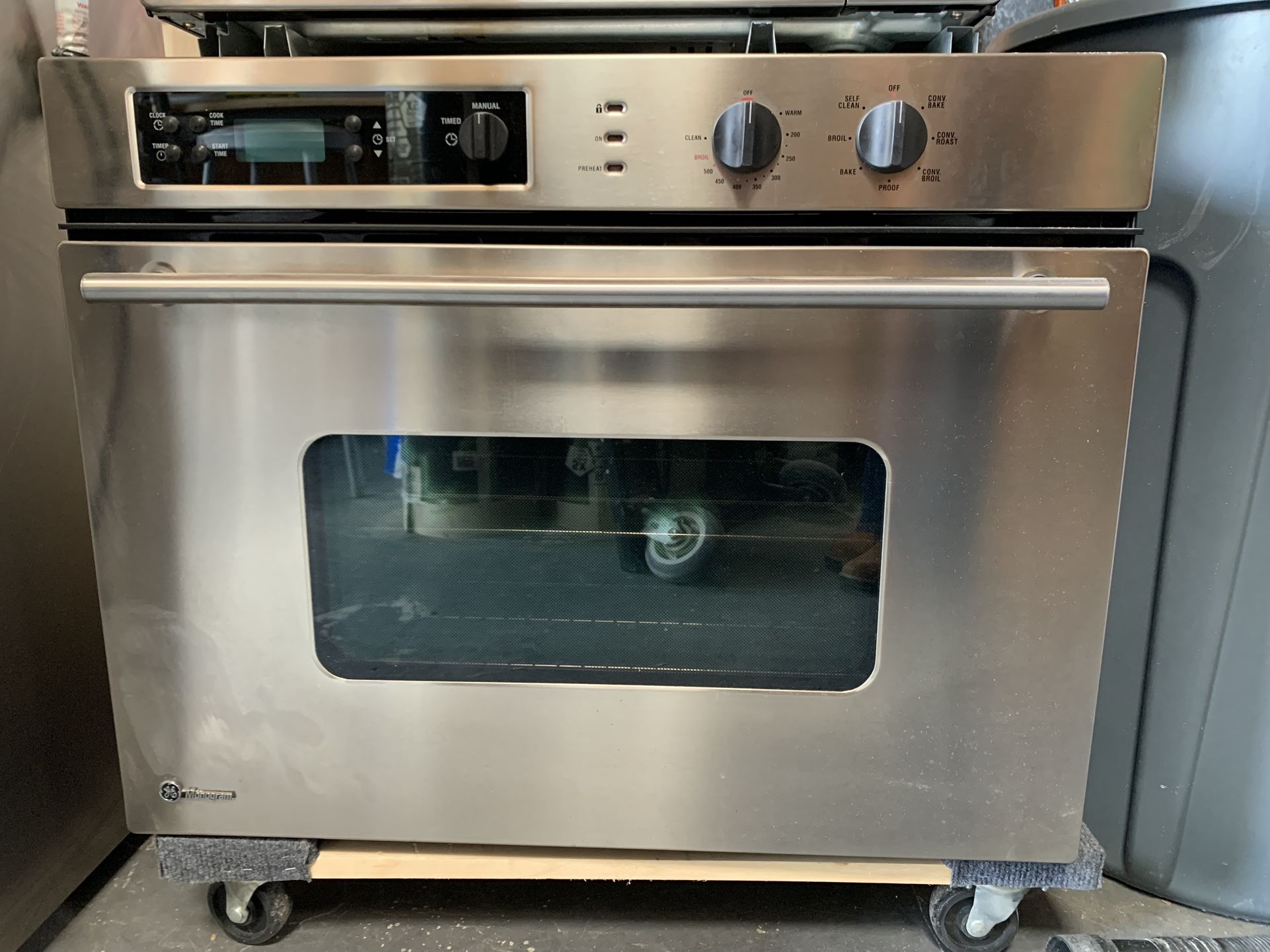 GE Monogram® 30" European-Design Stainless Steel Single Convection Wall Oven
