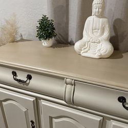 Buffet/ Entry Table/ Sideboard / TV Stand/ Cabinet