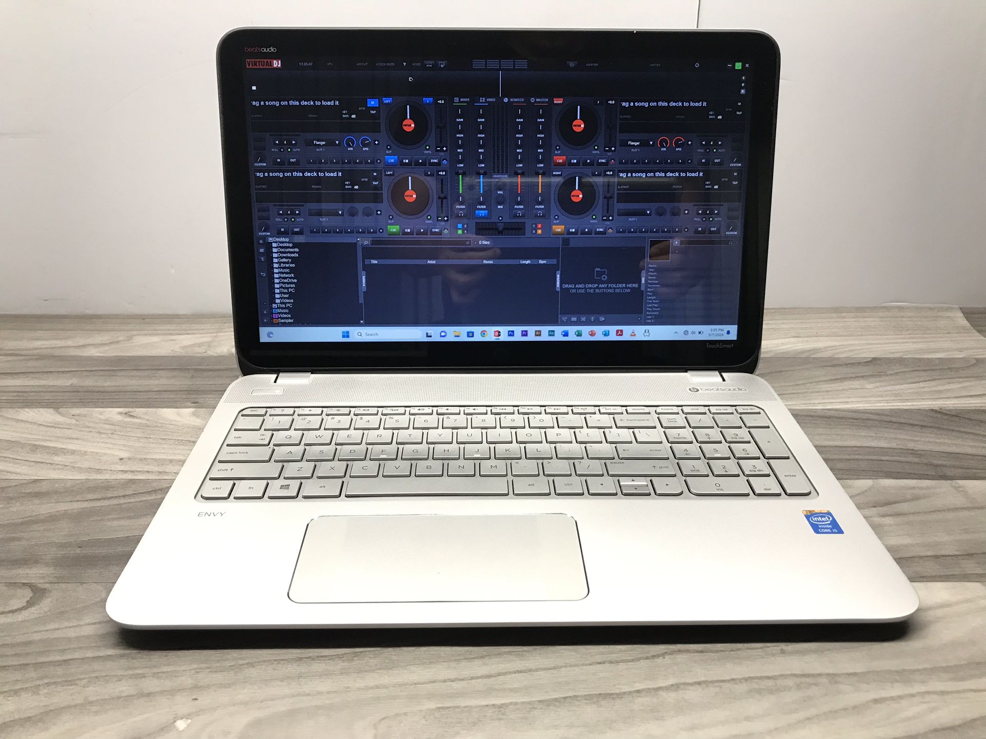 ** HP Envy M6 Notebook with virtual DJ Pro 8**  *Windows 11 64 Bit Full Activate. * Price $250 *