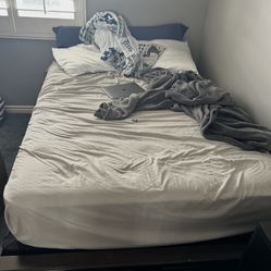 Wood Bed Frame. Full Bed. 