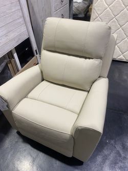 Living Room Furnishings New *Hablo Espanol