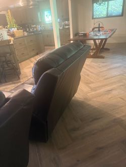 Extra large electric chairs