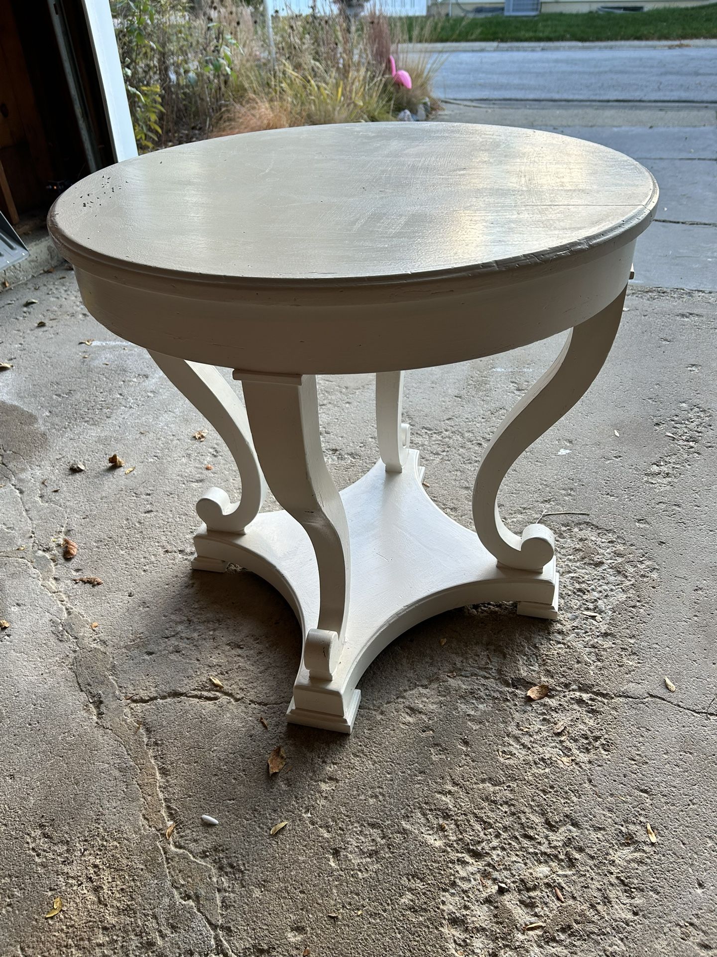 Free Round End Table