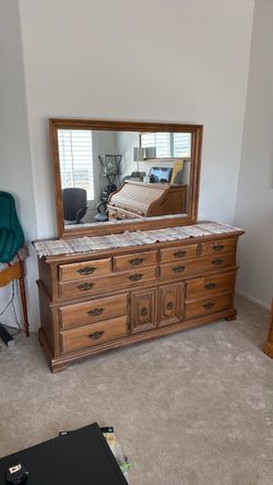 Vintage 9-Drawer Triple Dresser with Detachable Mirror – Solid Wood