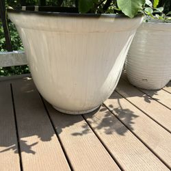 19 Gallon Planter Pot Garden I Have 6 New* Plastic 