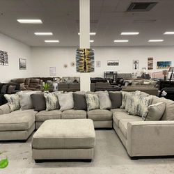 Ashley 5 Pcs Sectionals Sofas Couchs Finance and Delivery Available