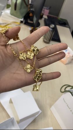 Gold van kleef jewelry