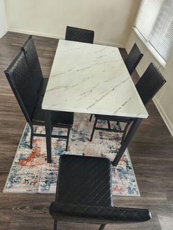 Dining table and Chairs set