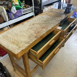 Work Bench With Metal And Wood Vice