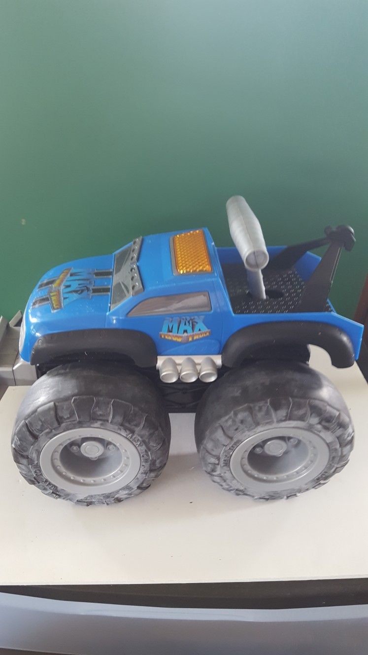 Max Tow Truck