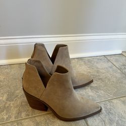 Vince Camuto Gigietta Tan Suede 