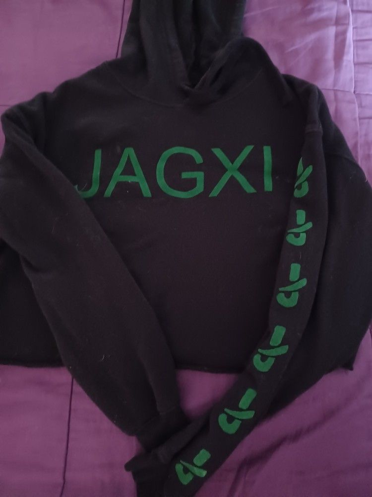 Top Long Sleeve With Black Hood $ 6.00