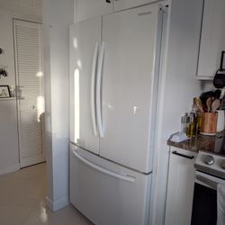 Refrigerator French Door Bottom Freezer SAMSUNG 