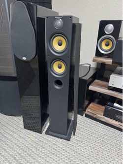 Bowers and Wilkins B&W 684 S2 Tower speakers beautiful set