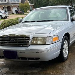 2003 Crown Victoria 