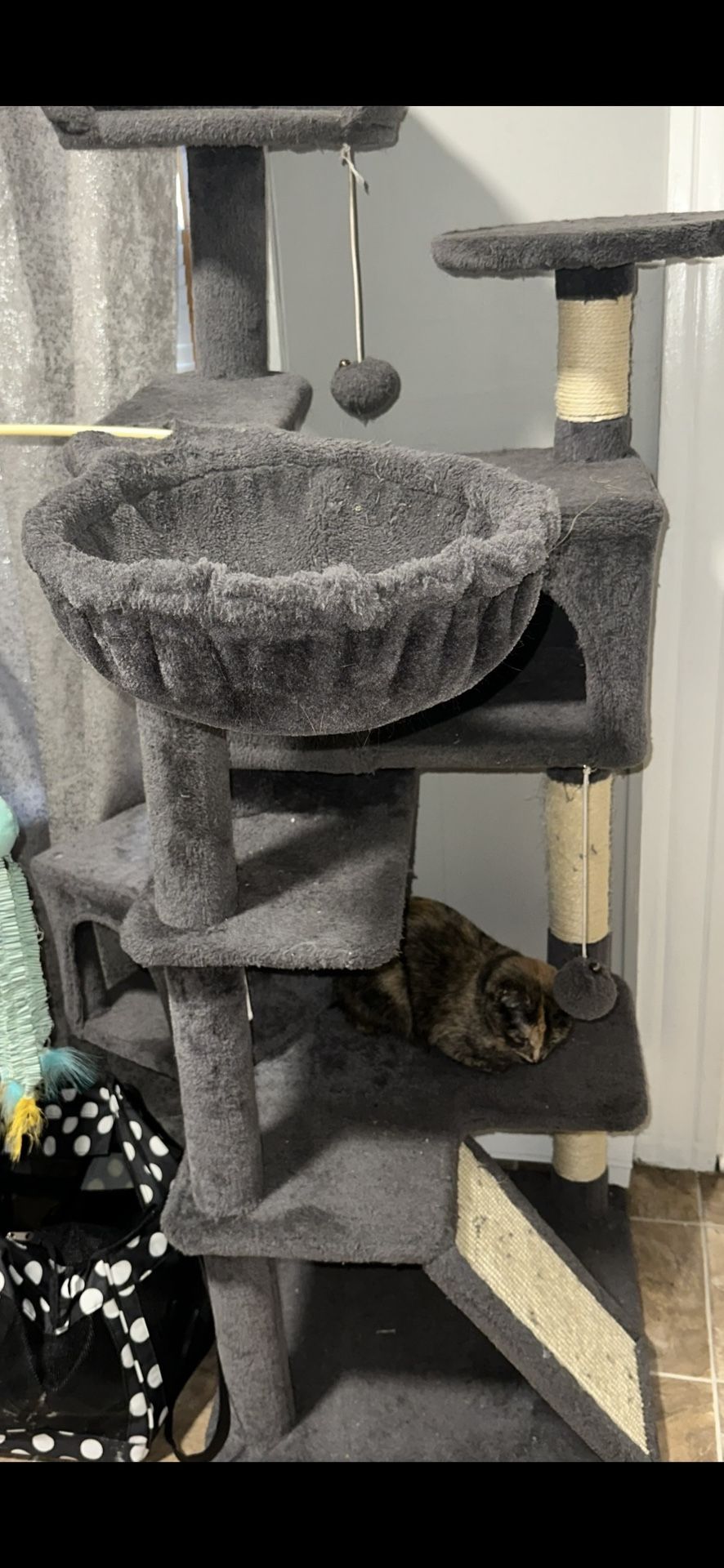 Cat tree With Scratch Post