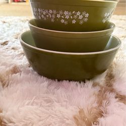 PYREX crazy daisy and verde green