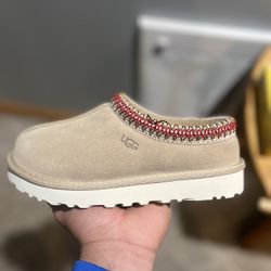 UGG slippers 