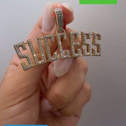 Diamond 10k Gold Pendant / PENDIENTE De Diamantés Y Oro 