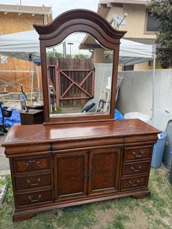 Solid Wood Dresser With Vanity Mirror (delivery) (Best master)