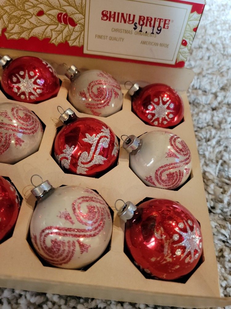 Rare Festive Red Patterned Vintage Shiny Brite Christmas Ornaments w Original Box