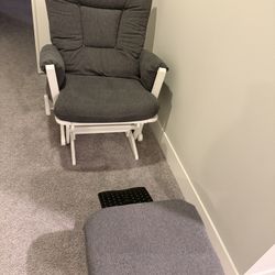 Dutailier Glider With Ottoman