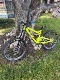 GT 2016 World Cup Downhill mountain bike