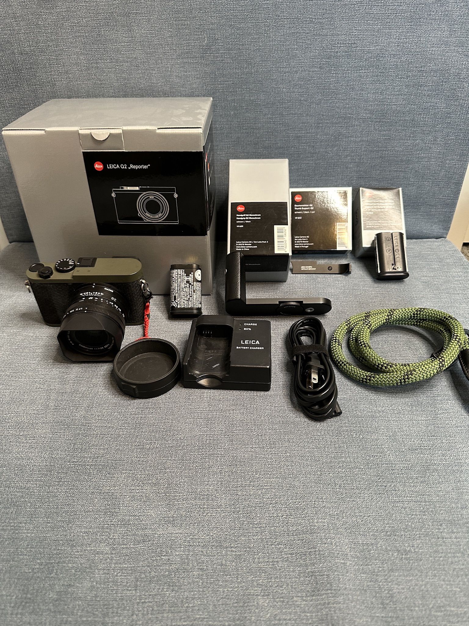 Leica Q2 Reporter Edition + Accessories