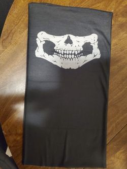 Black Skull Print Neck Gaiter Face Mask