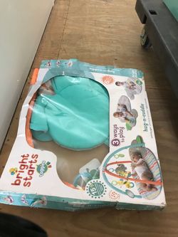 Hug and cuddle baby play mat