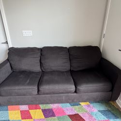 Queen size pull out couch