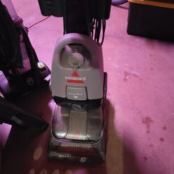 Bissell CARPET CLEANER USED Works Great!