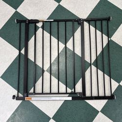 Baby/Dog Gate With Door