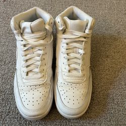 Men’s Gently Used Nike Basketball Shoes