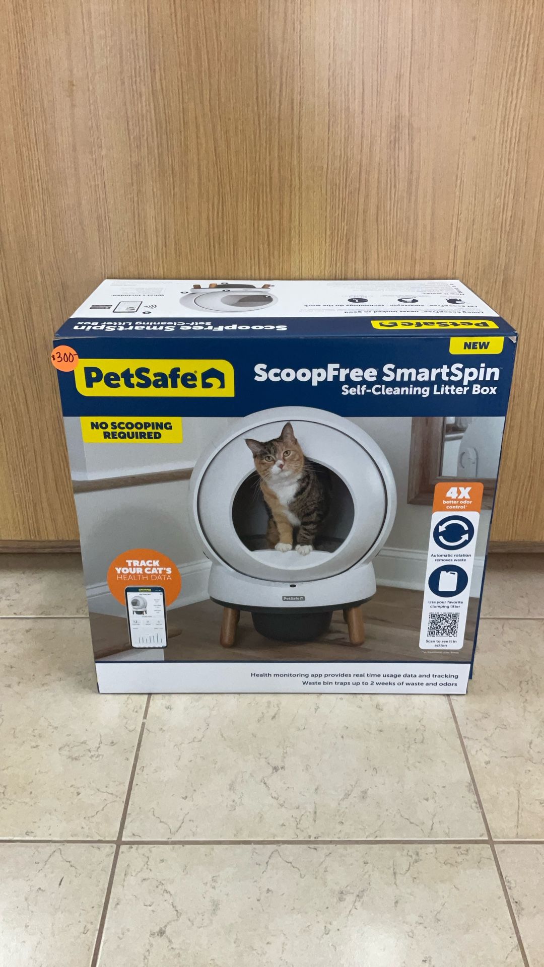 PETSAFE SCOOP FREE SMART SPIN SELF-CLEANING LITTER BOX.