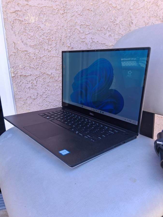 Dell XPS Laptop-Windows 11-512 GB, i7, 16 GB Ram, GTX 1650 - $360