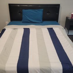 Queen Size Bed With Mattress 