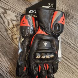 FS: Brand NEW / Mint Dainese Steel Pro Gloves *Size S*