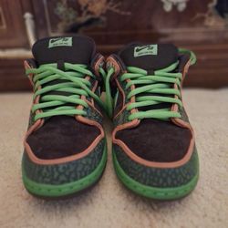 Size 13 De La Soul Dunks