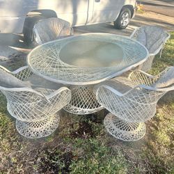 Vintage Russell Woodard Spun Fiberglass Patio Set