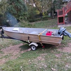 15x60 Very deep V-hull Jon Boat With Exceptional Evinrude 9.9